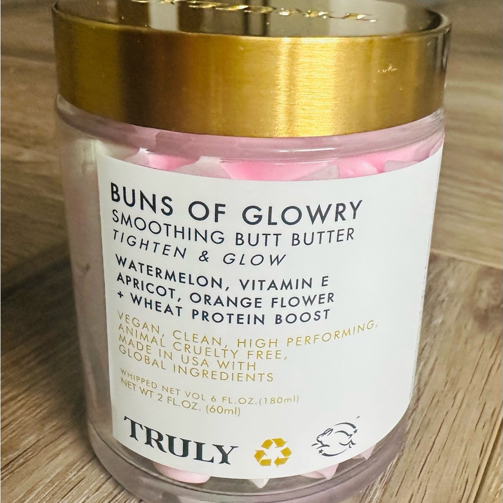 TRULY Buns Of Glowry Smoothing Butt Polish Booty Scrub New Unopened